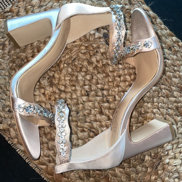 Jewel Badgley Mischka Women's Ornamented Sandal Heeled, bridal wedding guest - Picture 4 of 7